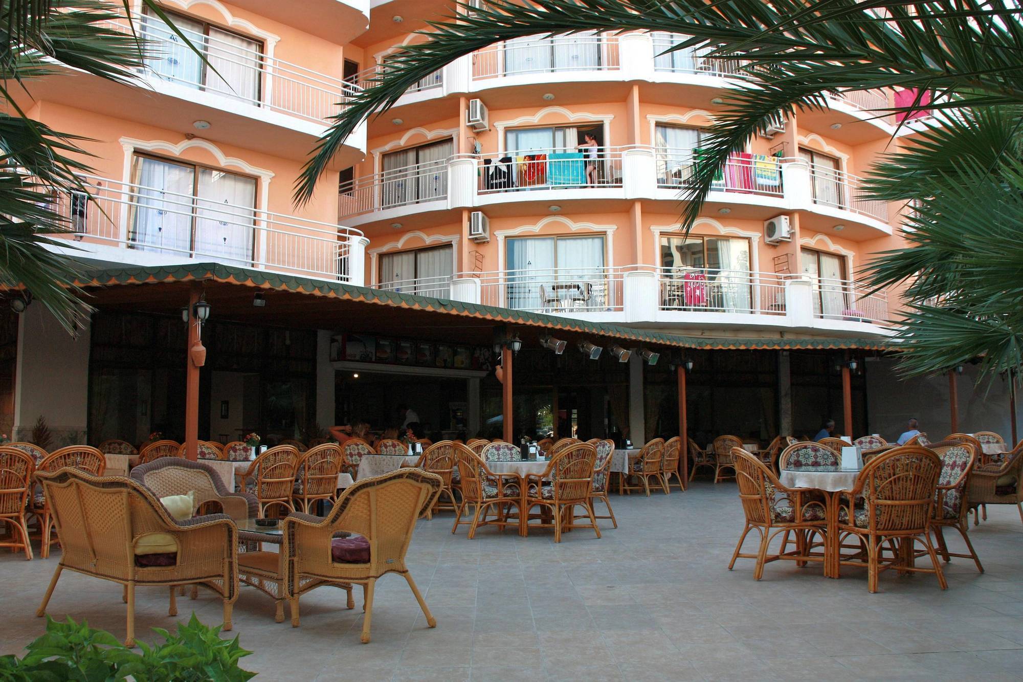 Mutlu Hotel Дидим Экстерьер фото